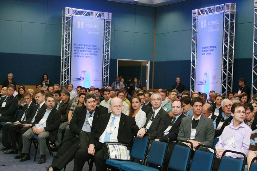 XIV SEMINÁRIO NACIONAL DE TELECOMUNICAÇÕES-APTEL 2013 – 15 a 17 de outubro de 2013 – EXPOUNIMED – CURITIBA-PR